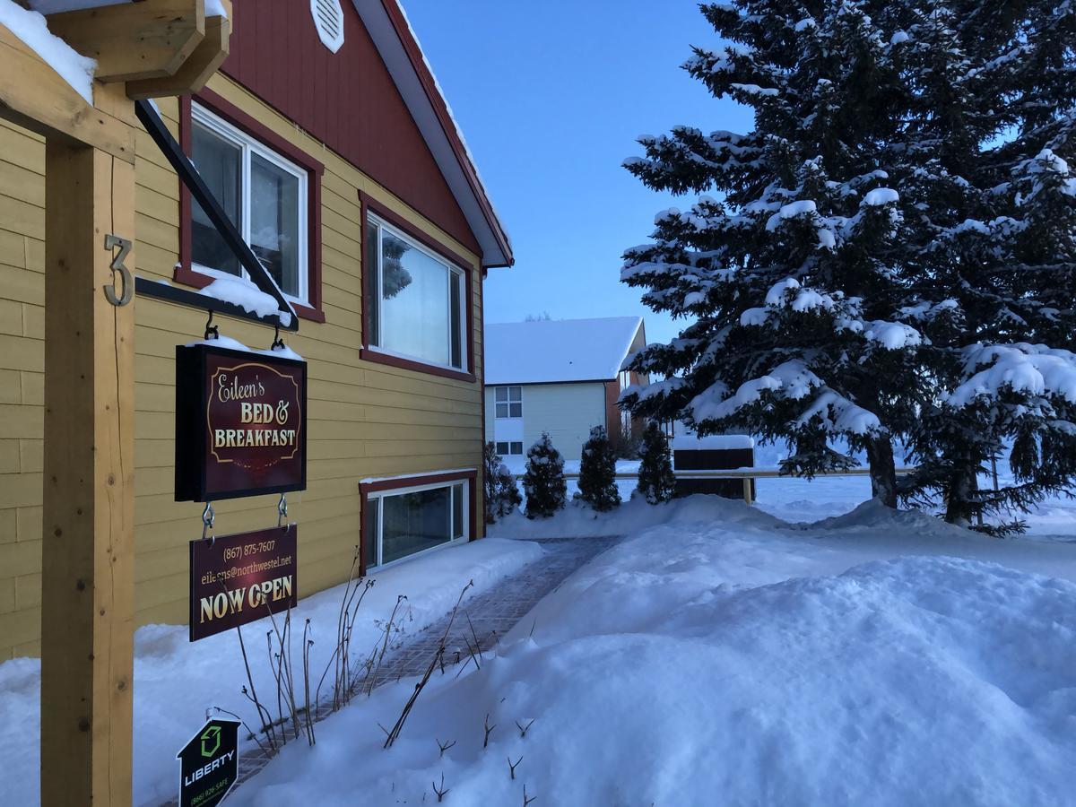 Eileen'S Bed & Breakfast/Guest House Hay River Exterior photo